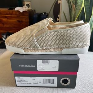 Brand new Vince camuto gold glitter shoes sz 8
